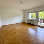 Renovierte 3-Zimmer-Wohnung im Erdgeschoss mit Balkon in ruhiger Lage